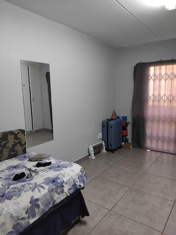 To Let 2 Bedroom Property for Rent in Kannoniers Park North West